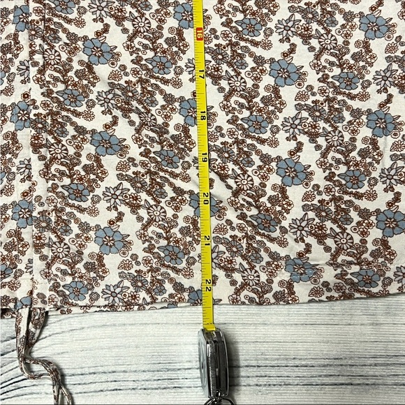 Kate Quinn Ditsy Floral Ruffled V Neck Ruched Sleeveless Top M - Picture 10 of 10